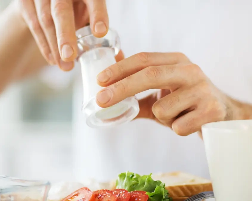 Perché è importante ridurre il sale nella dieta