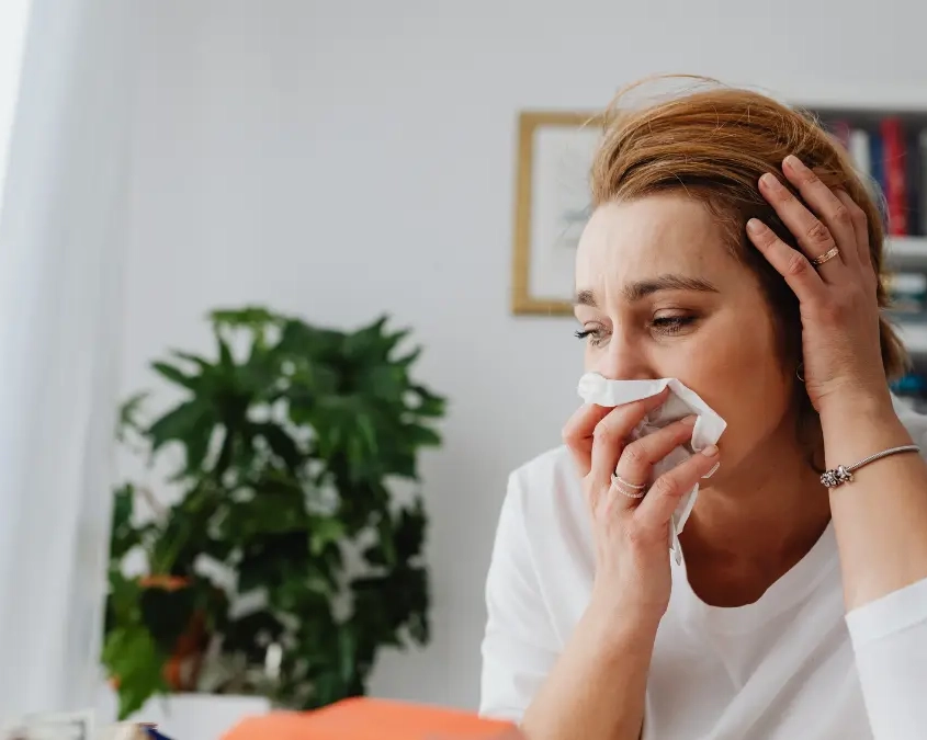 Allergie respiratorie e inquinamento atmosferico estivo: rischi, cause e soluzioni pratiche