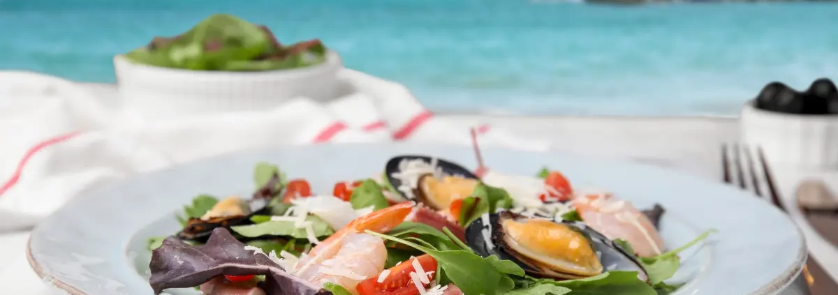 Alimentazione estiva e allergie: cosa mangiare (e cosa evitare) per ridurre i sintomi