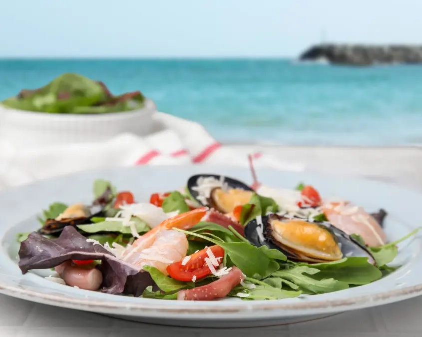 Alimentazione estiva e allergie: cosa mangiare (e cosa evitare) per ridurre i sintomi