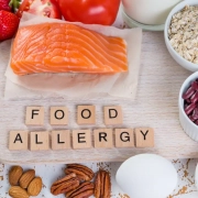 Allergie alimentari: come riconoscerle, quali test fare e quando rivolgersi allo specialista